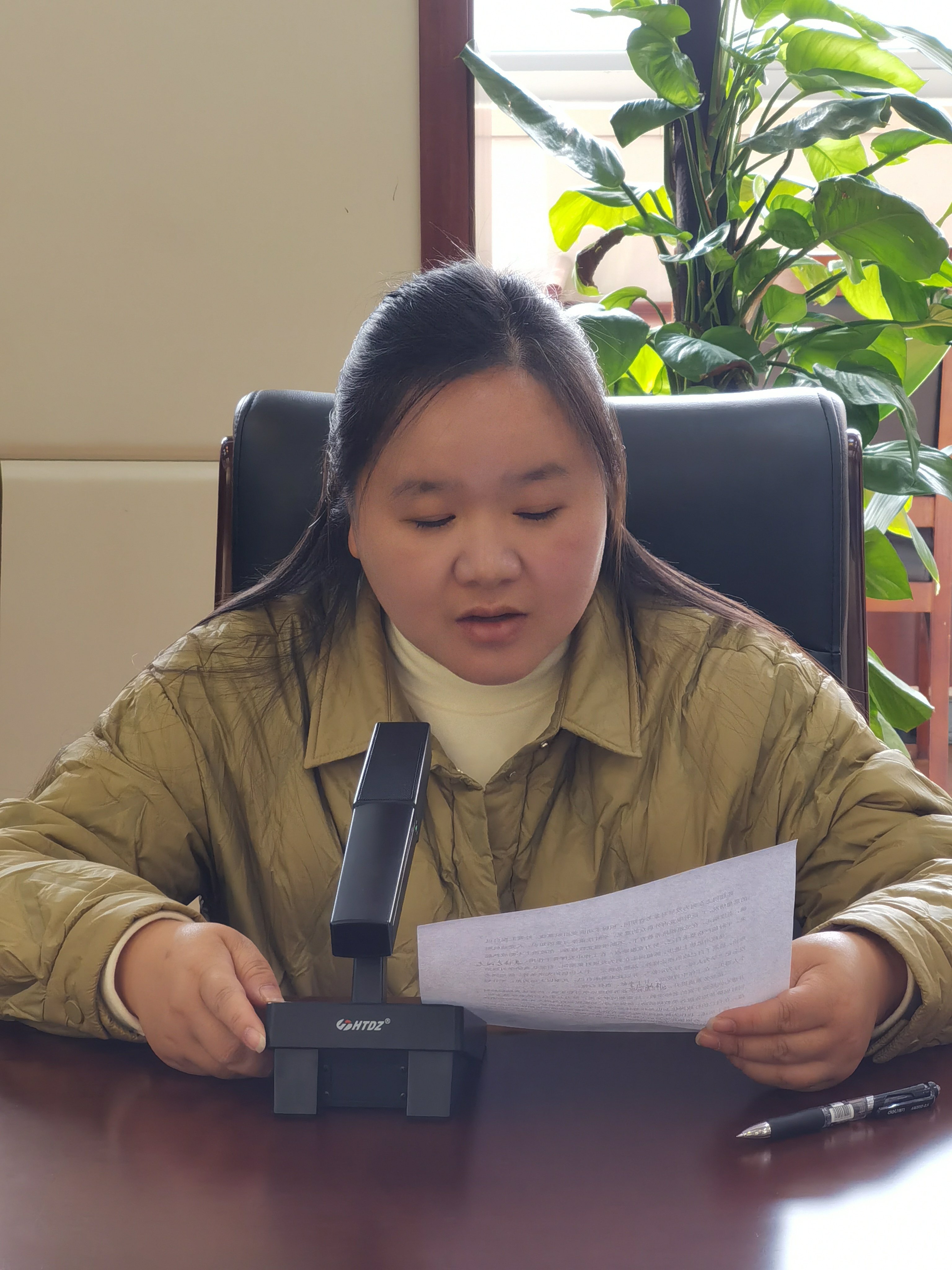 迈小中心校党支部举行入党积极分子转预备党员会议(2)_html_142b29a7.jpg