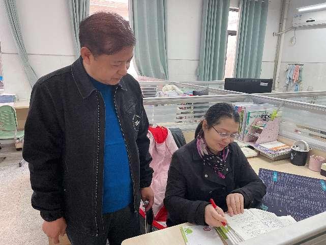 21.11督导新闻_html_56b6cd57.jpg