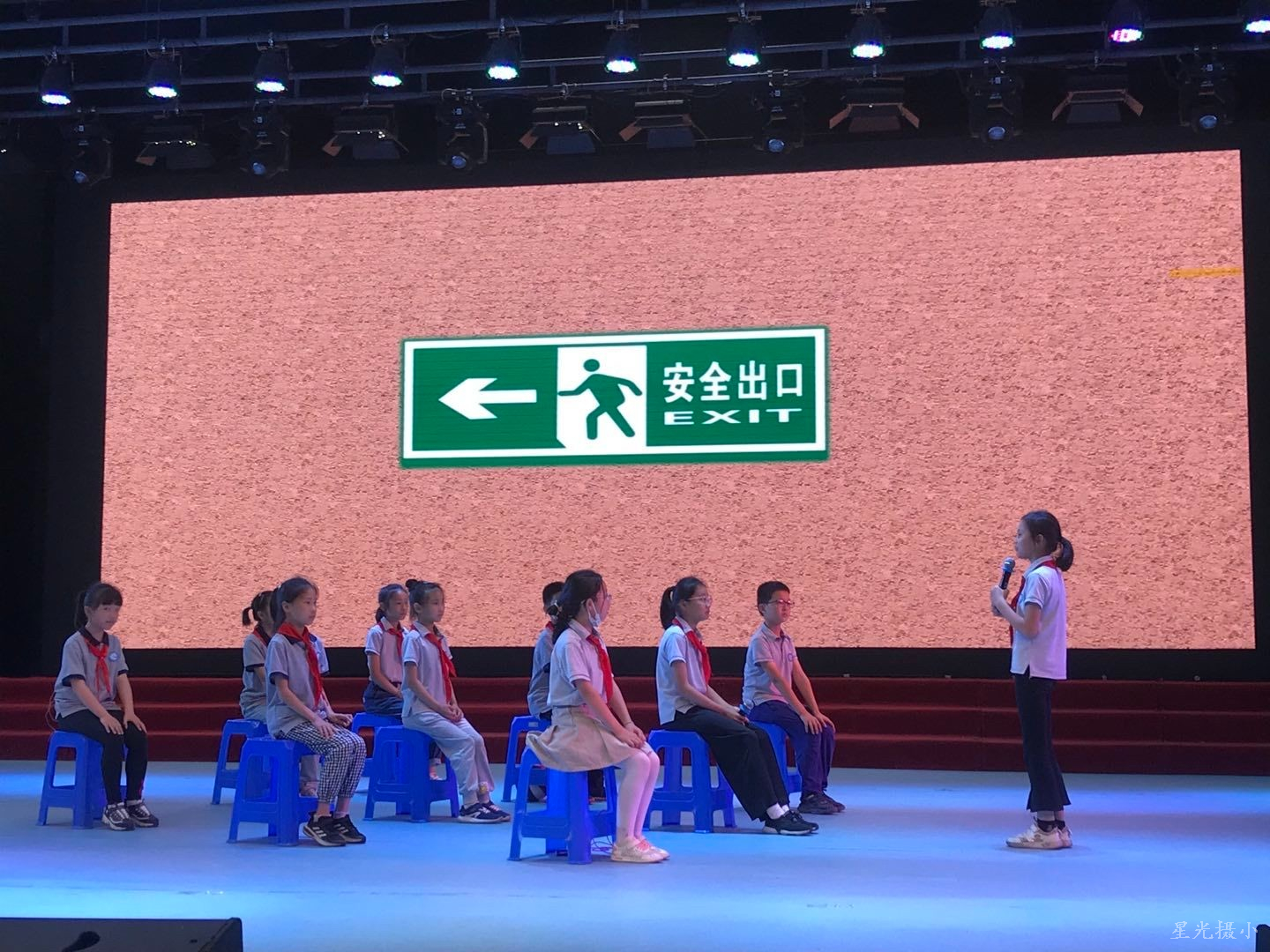 四年级3.jpg