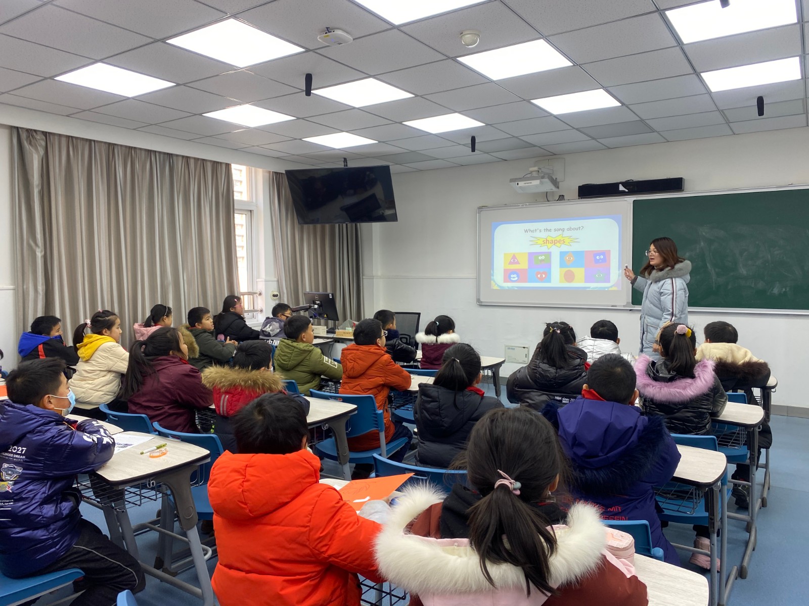 秦晓丹老师上课 .jpg