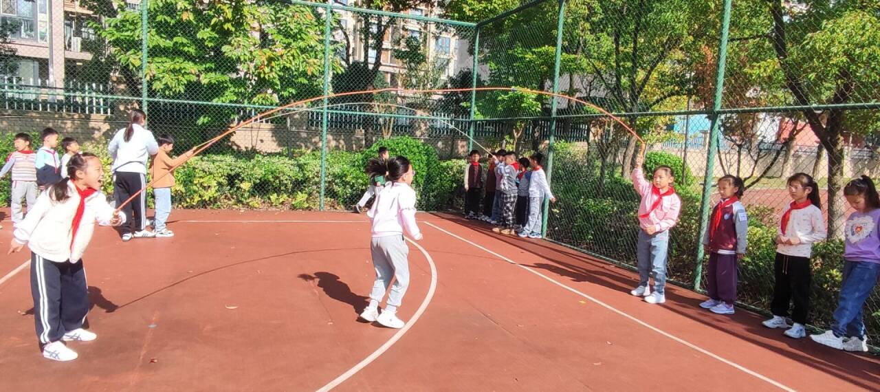 跳长绳3.jpg