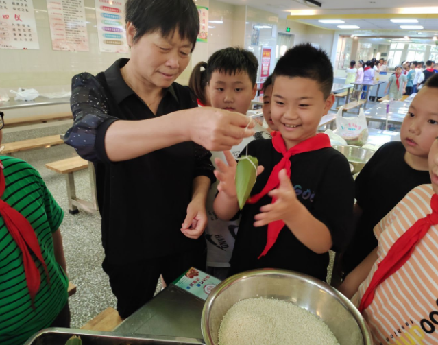 【星光摄小】“粽香话端午”——摄小（天佐路校区）端午节系列活动