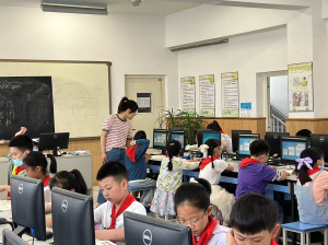 【星光摄小】通过作品设计，应用于生活，解决实际问题——摄小信息教研活动报道（四）