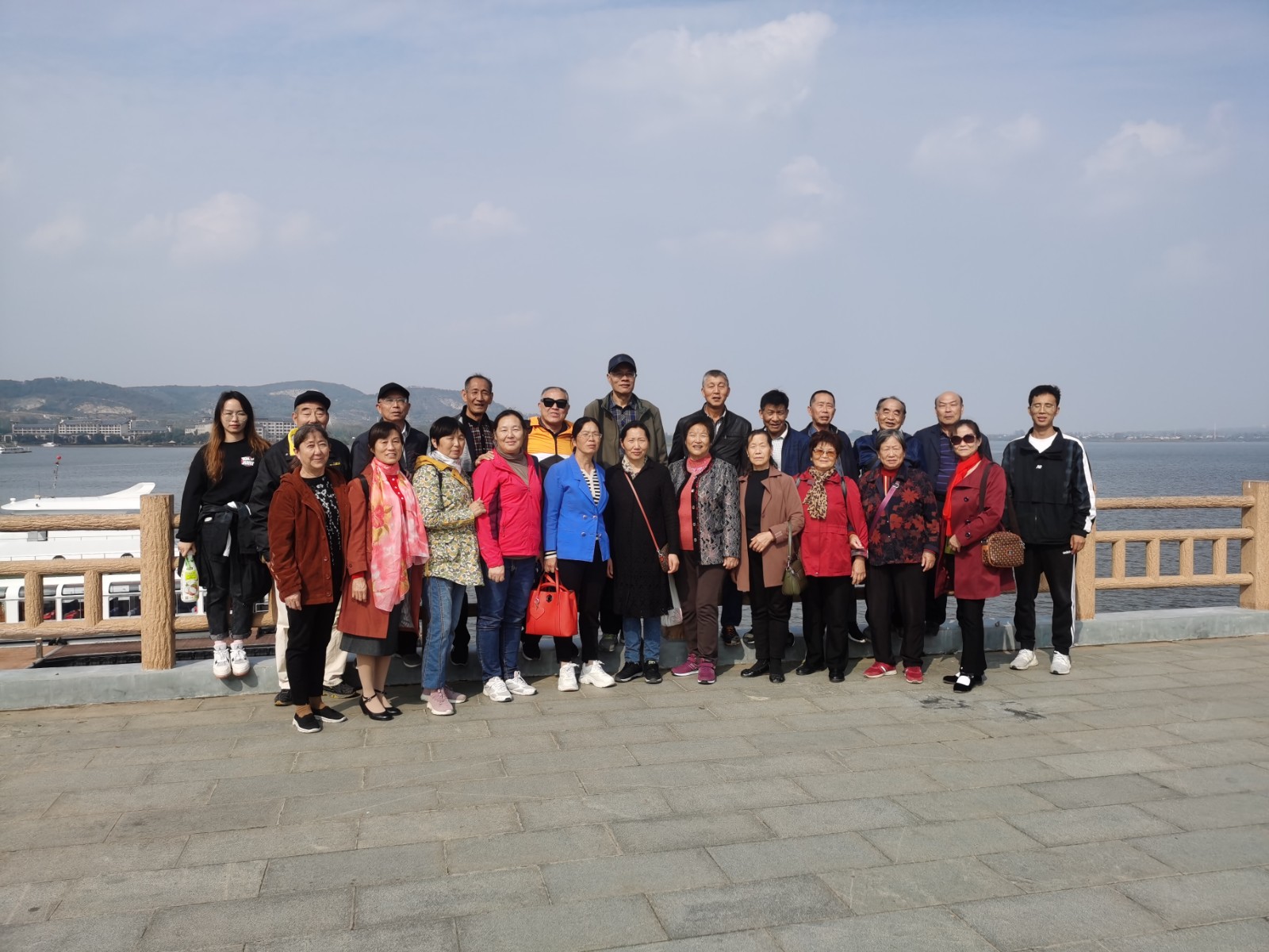 【星光摄小】拥抱金秋 走进大自然——摄山星城小学退休老教师秋游活动报道