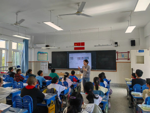 【星光摄小】以学评教：跟进式优化教学设计 ——摄山星城小学天佐路分校数学教研组校本主题研修活动（三）