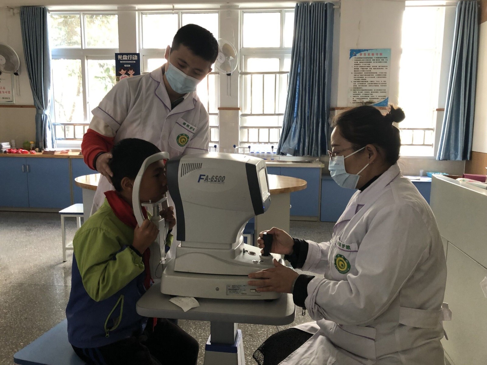 【星光摄小】爱护眼睛 保护视力——摄山星城小学天佐路校区开展学生视力检测工作