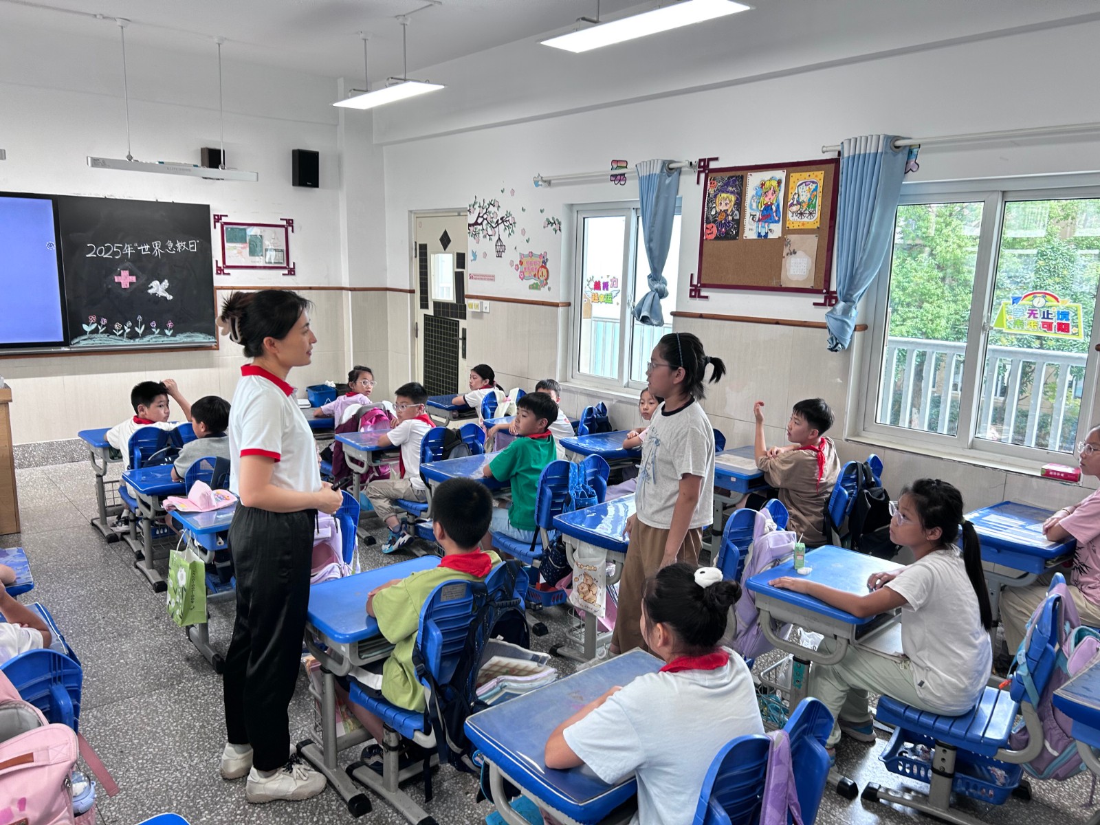 【星光摄小】掌握急救知识，应对气候挑战 —摄山星城小学天佐路分校开展世界急救日主题讲座