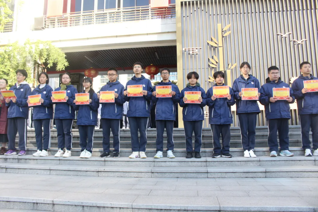 640.webp (1).png 640.webp (1).png