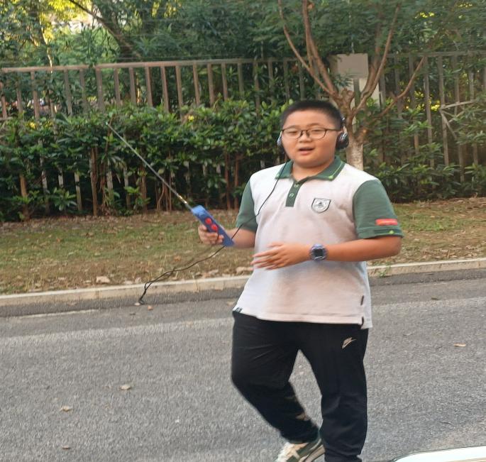 小学科学社团无线电测向期末报道_html_32c27c90.jpg