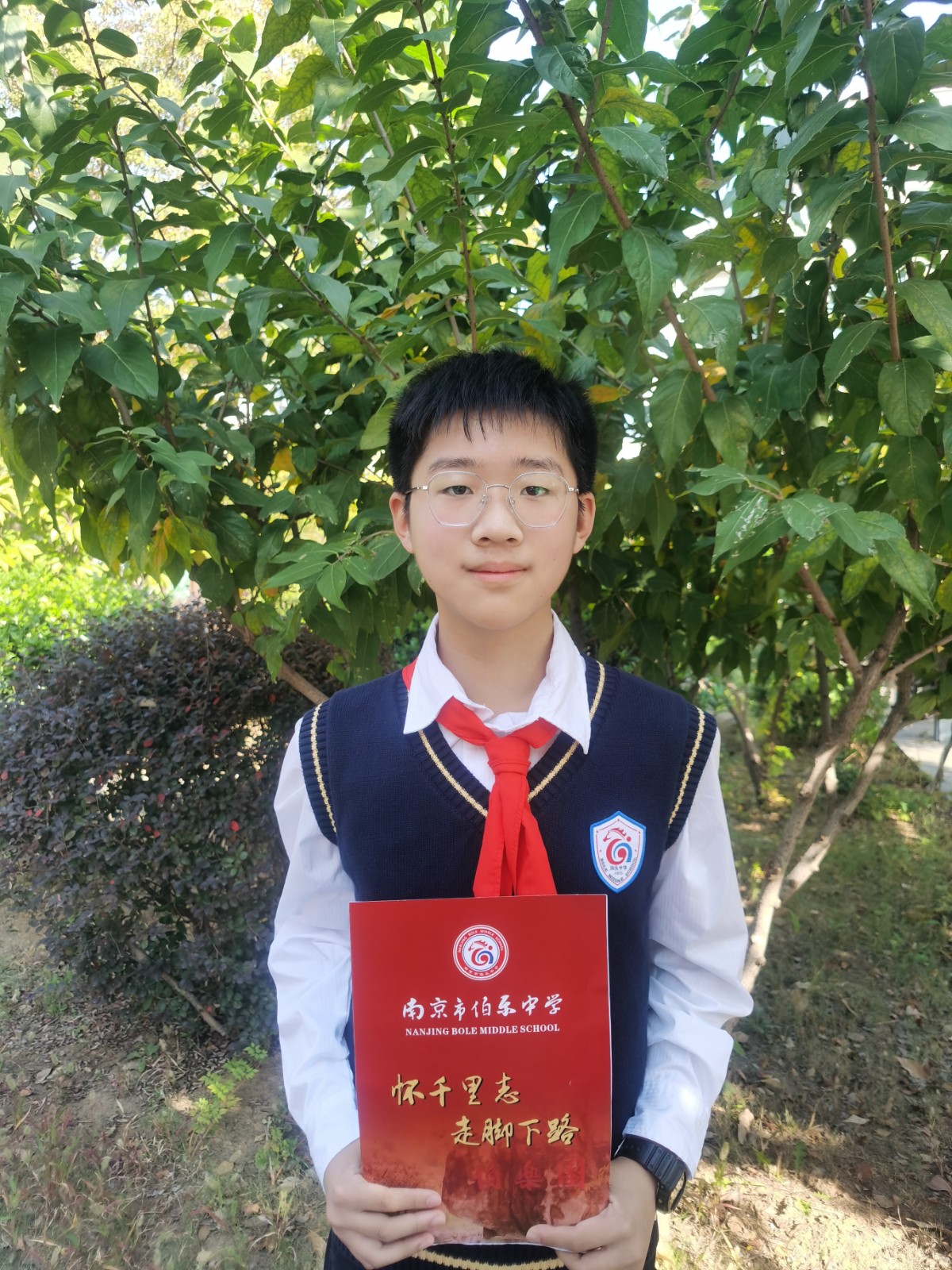 主持人钱哲贤.jpg