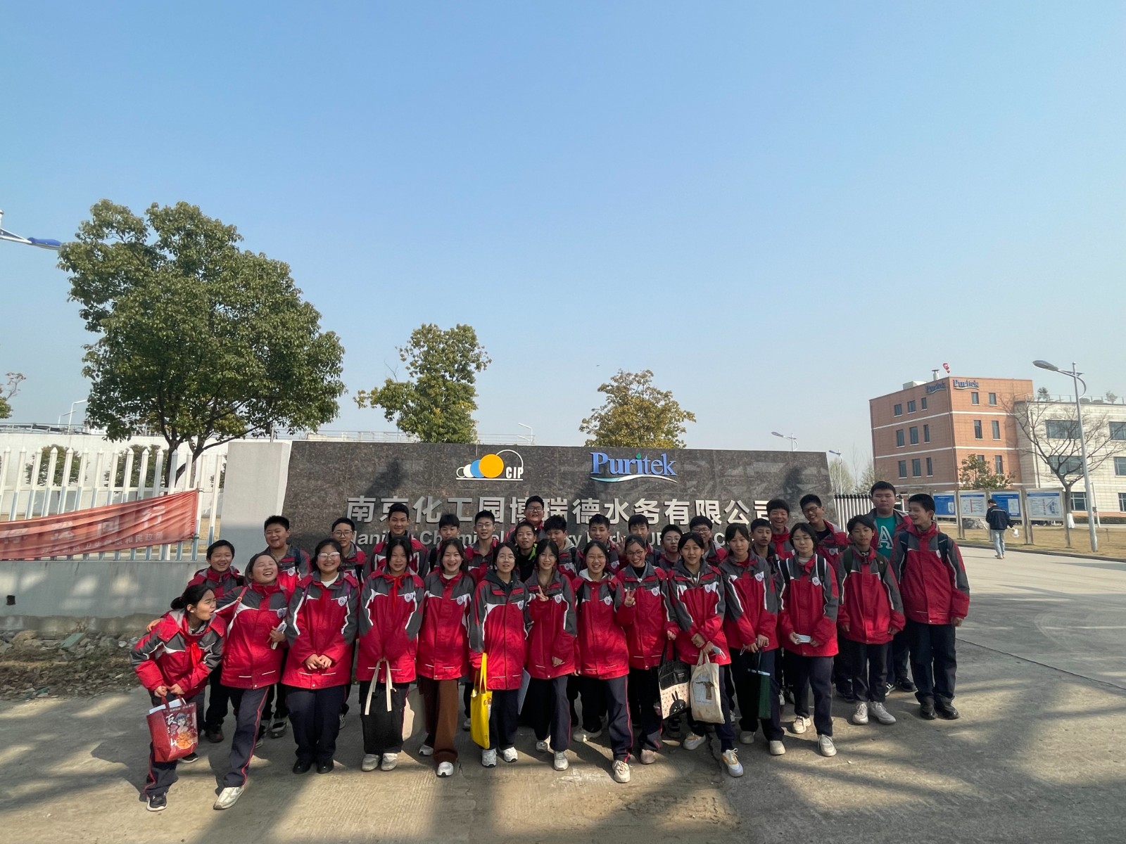 ab74020149a9d9436e09a7aca670c10.jpg
