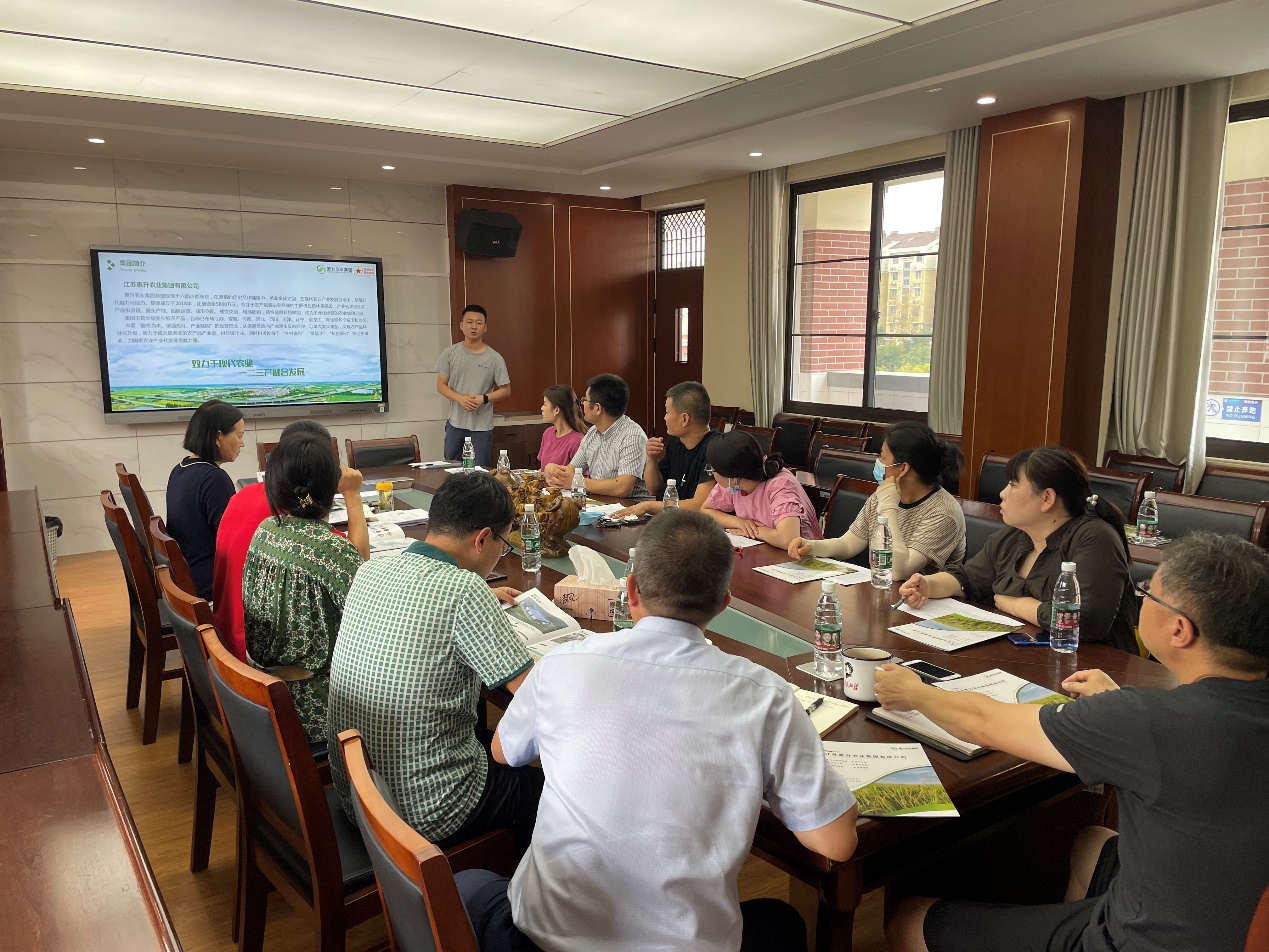 【安全第一】南京市伯乐中学举行大宗食材二次招标会议_html_177c93ef.jpg