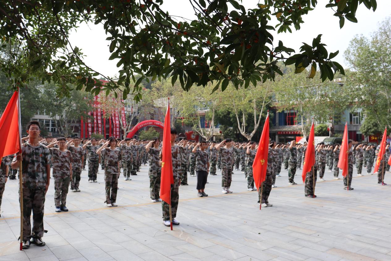 结营通讯稿_html_m176b2008.jpg