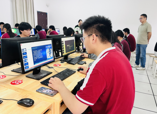 三校区联动共谱职教匠心华章    双维度赋能同铸技能育人新篇_html_m4feedfa5.png