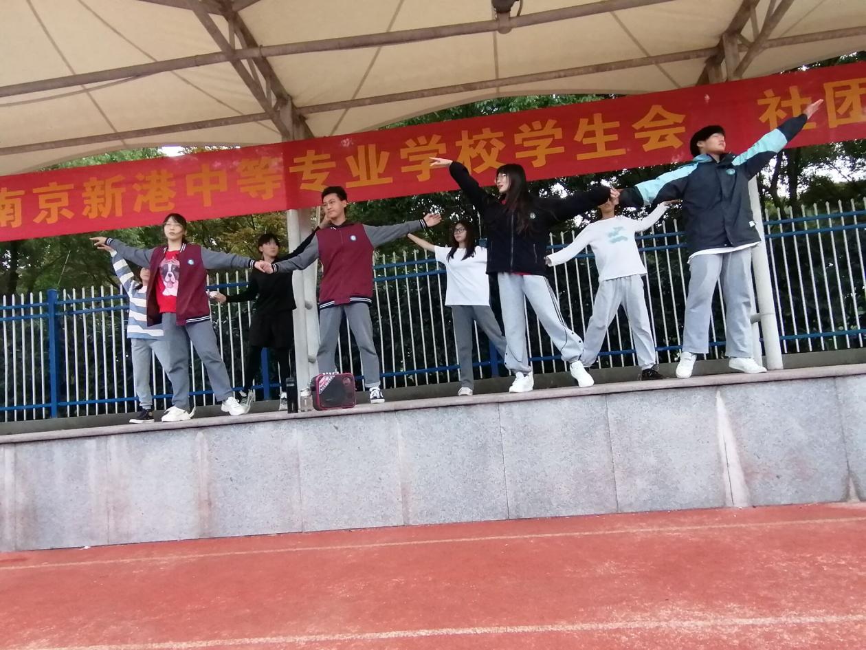 社团招新新闻稿 _html_m70d839cb.jpg