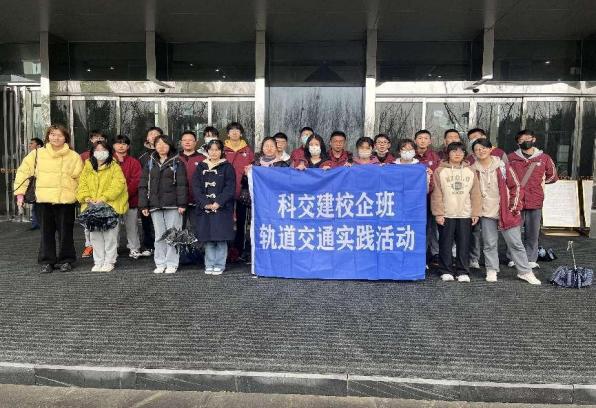 22计网高职校企合作班活动新闻稿_html_m3ea06970.jpg