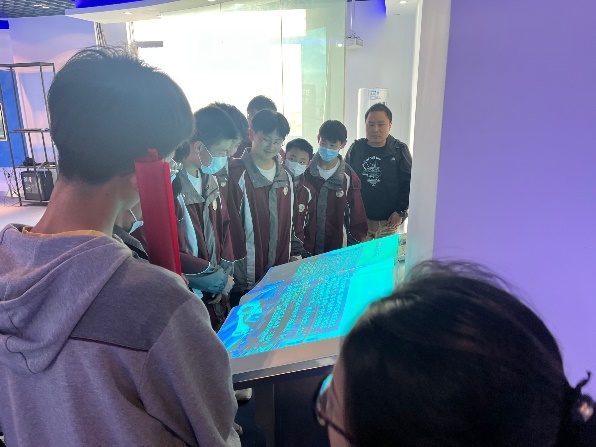 职业体验日(新闻稿)_html_m3c3dd3e5.jpg