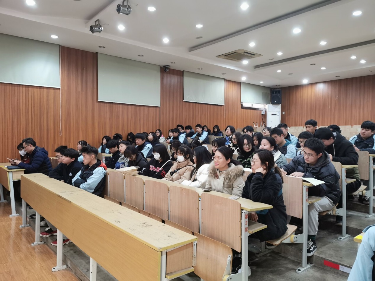 工学交替  校企互融打造真环境，工学交替学习真本领_html_m49b081b.jpg