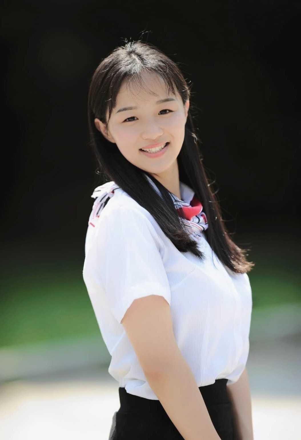高璇 党员.jpg