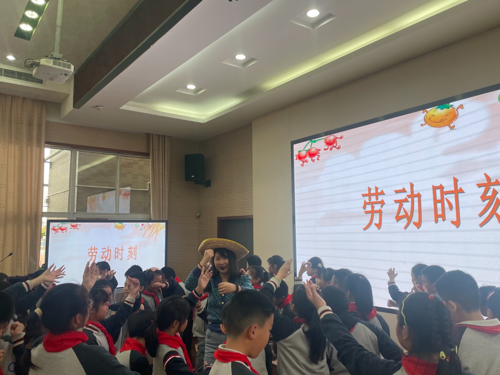 【灵美龙小·江畔音乐“竖笛在中国民歌中的运用”  ——江畔音乐教研组活动（三）