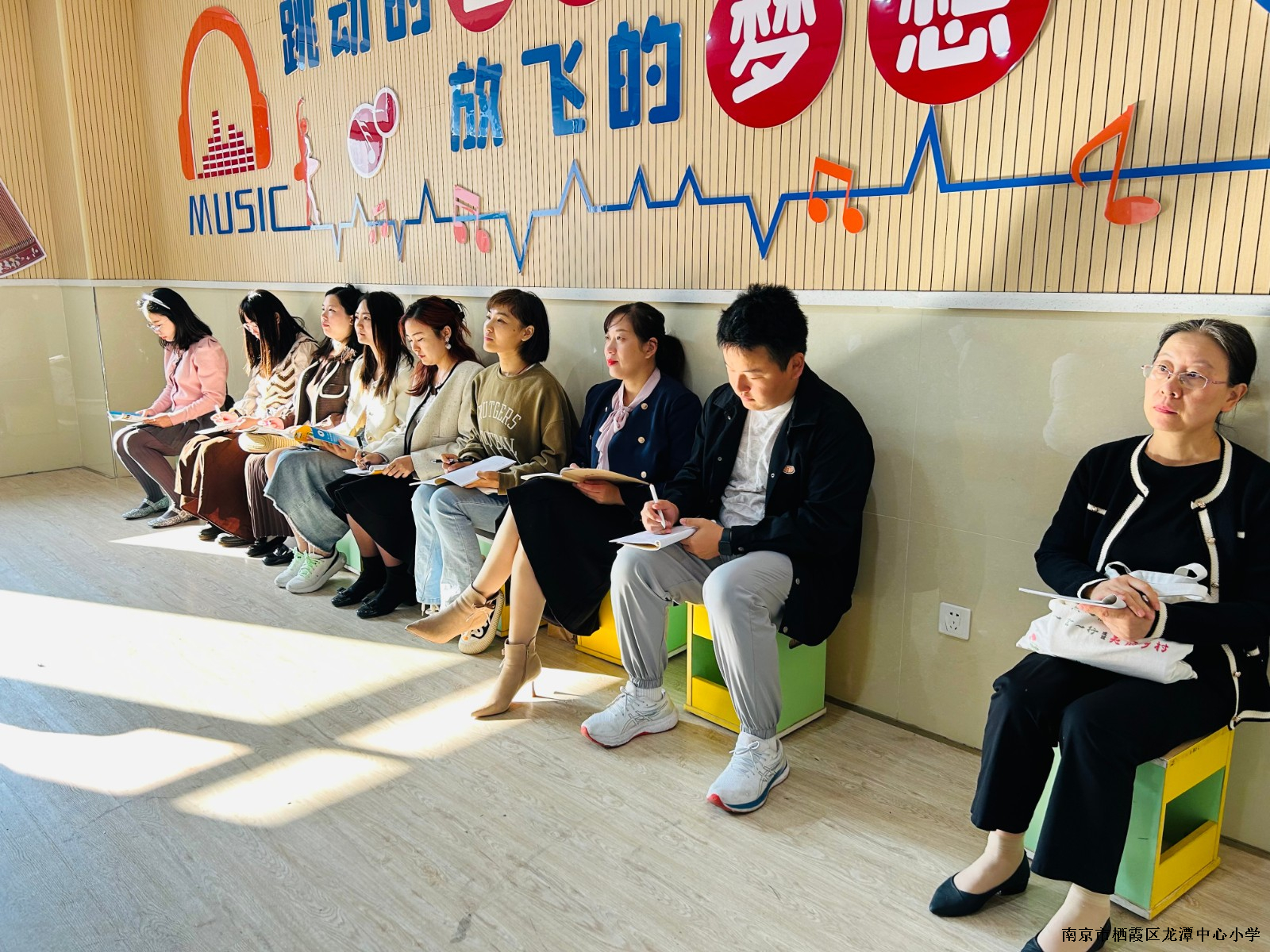 【灵美龙小】落实大单元教学，提高学生核心素养——音乐组10月份集体活动报道