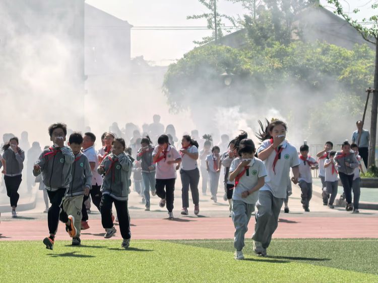 5.12防灾减灾_html_m1a360f5e.jpg