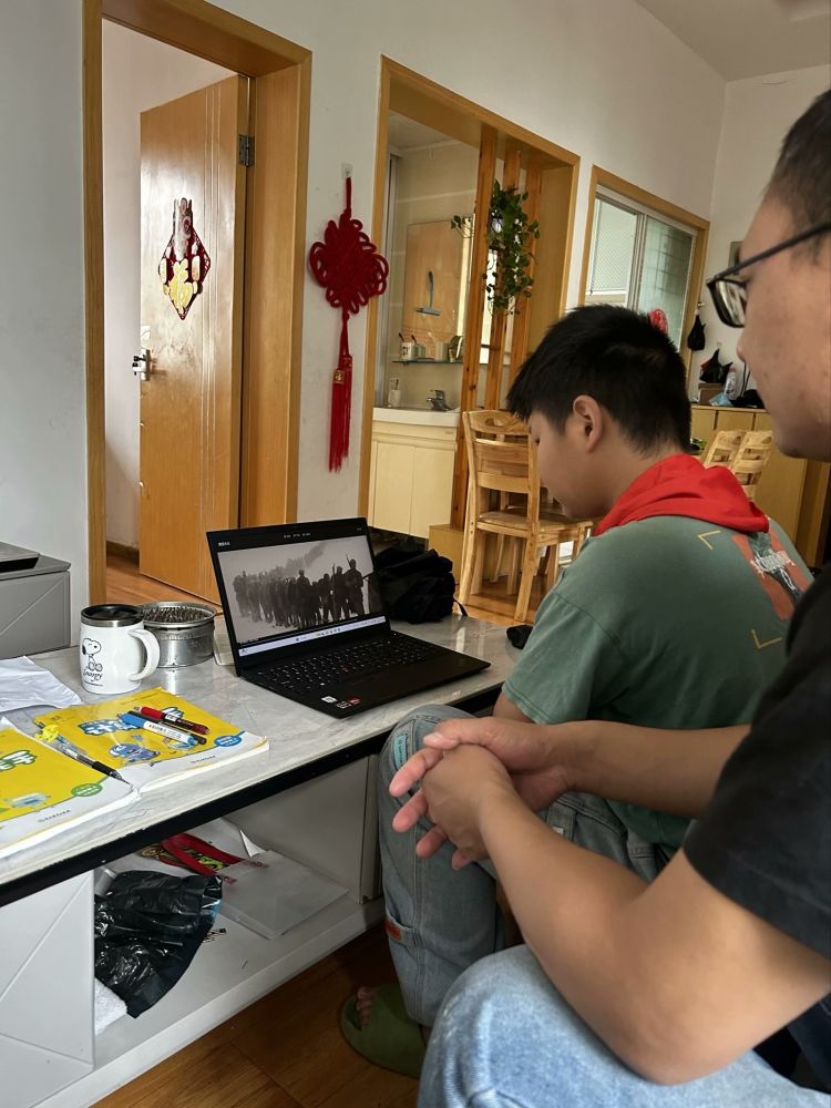 【江畔先锋·团队活动】学习党的二十大，童心筑梦迎国庆——龙潭中心小学江畔人家分校开展国庆节主题系列活动_html_m79b926b3.jpg