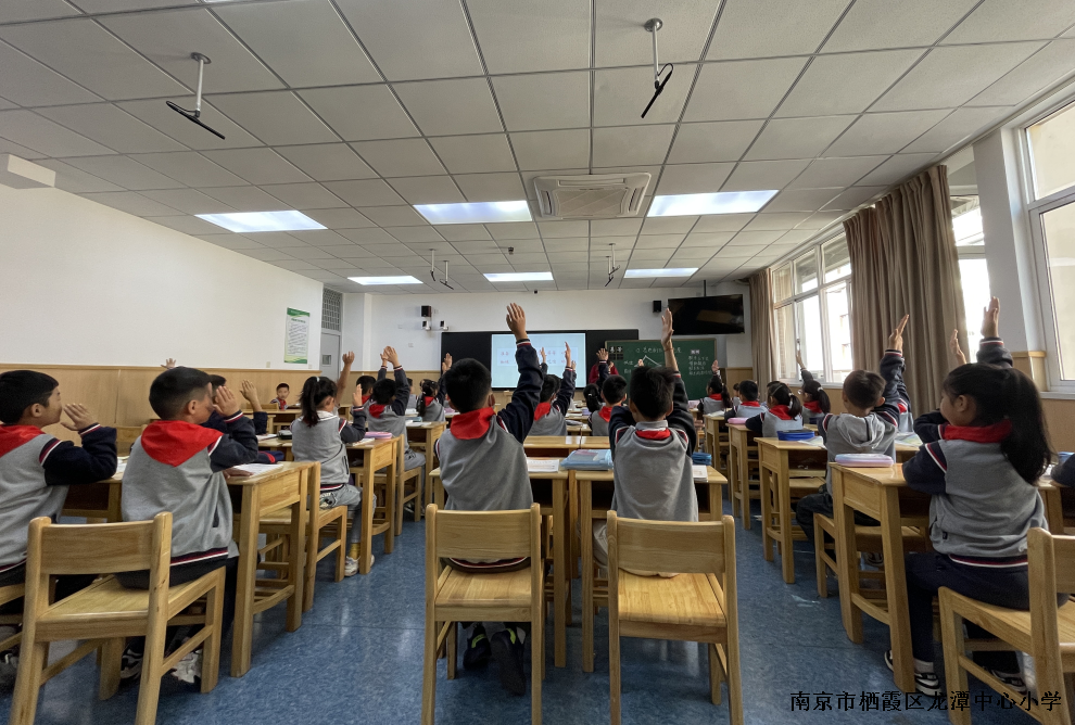 【灵美龙小·龙岸】“研”语绽芳华    聚力共成长