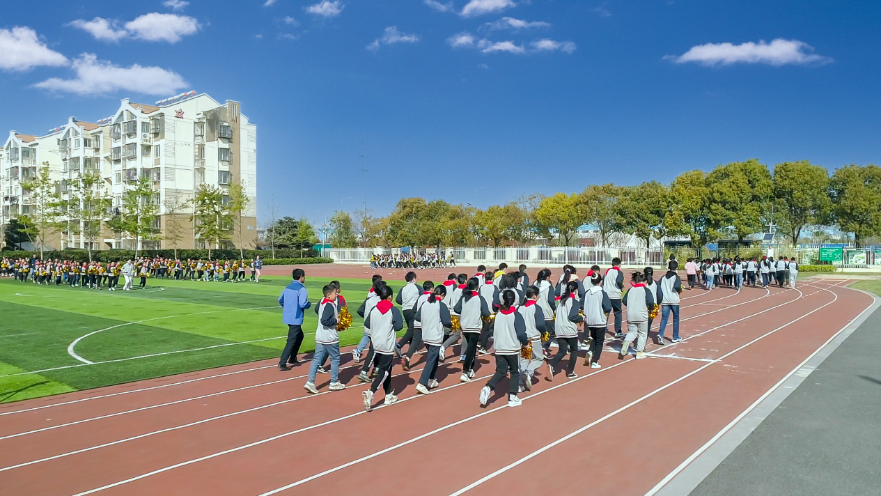 【灵美龙小·江畔体育】龙潭中心小学江畔人家校区第一届“校长杯”大课间跑操比赛