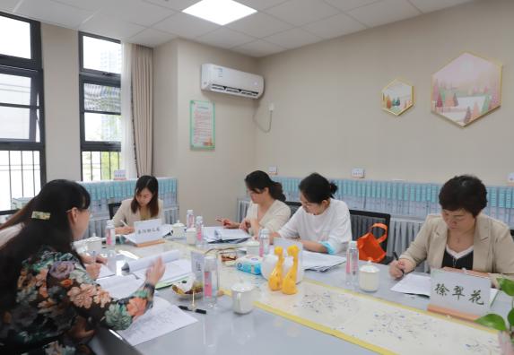 220915专家把脉明思路  指引方向促发展_html_m3160ef42.jpg
