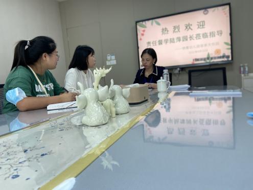 220920安全督查促发展 保障引领共成长——栖霞幼儿园翡翠天悦园安全管理专项督导_html_m7c773cca.jpg