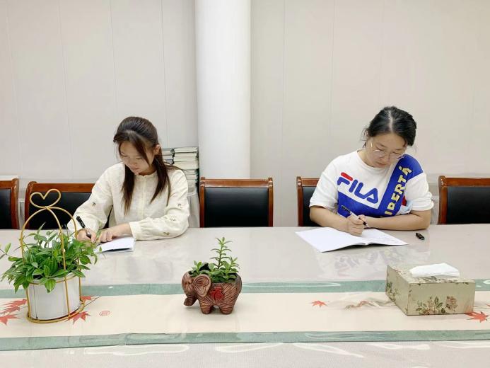 220920有效审议  落实计划——栖幼红枫园课程中心组会议（三）（有图）_html_m5fc74250.jpg