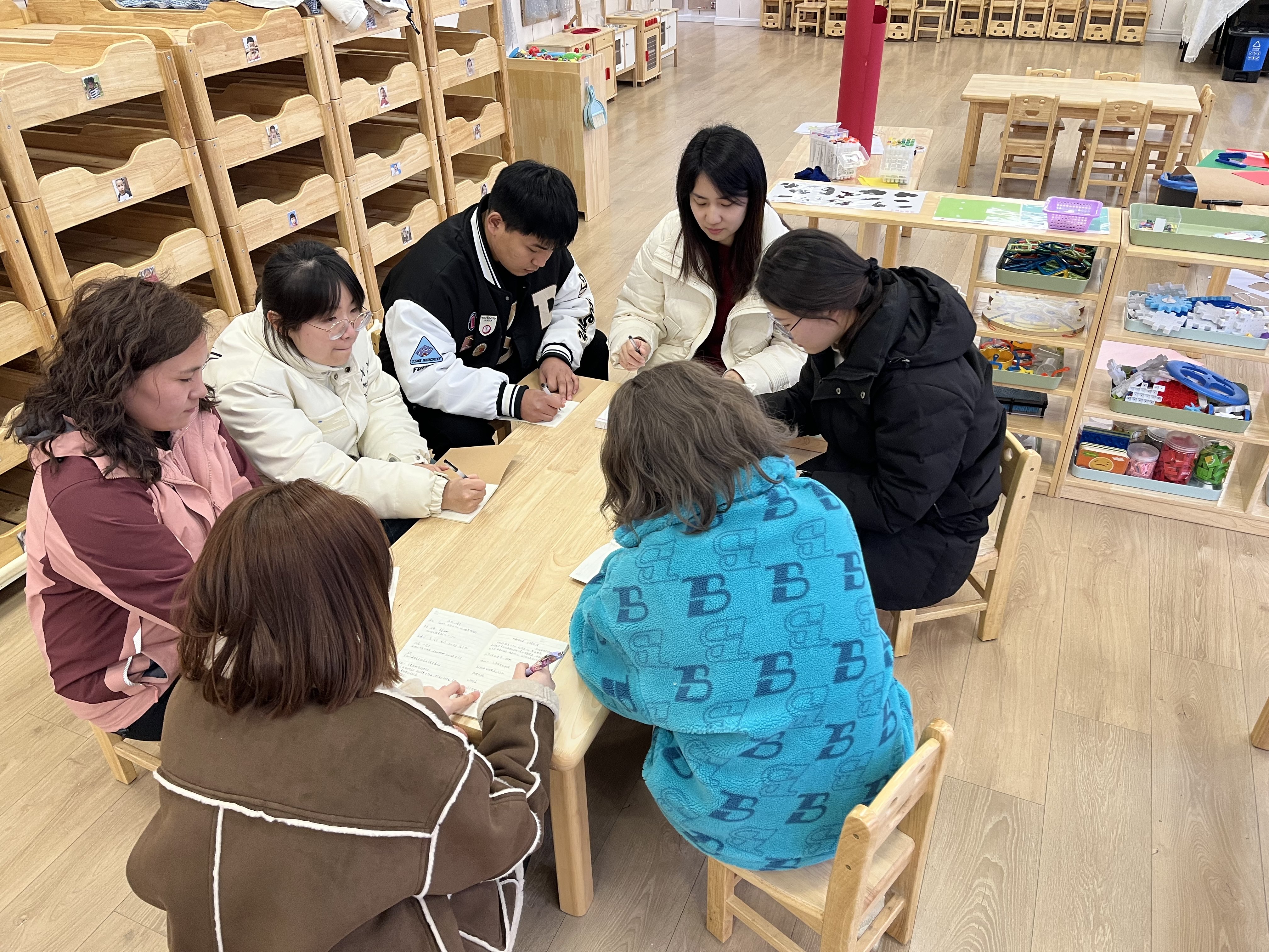 240220学期新气象  审议促发展——栖霞幼儿园翡翠天悦园中班年级组课程审议活动（一）_html_m6272463f.jpg