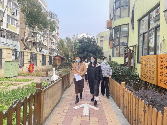 220222督导助前行 安全迎开学——栖霞幼儿园五福园迎接片区责任督导检查_html_md3f8383.jpg