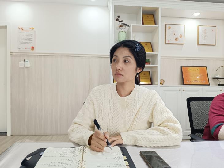 230508教以潜心 研以致远——记栖霞幼儿园石埠湾园课程中心组活动  万紫薇_html_mf559c54.jpg