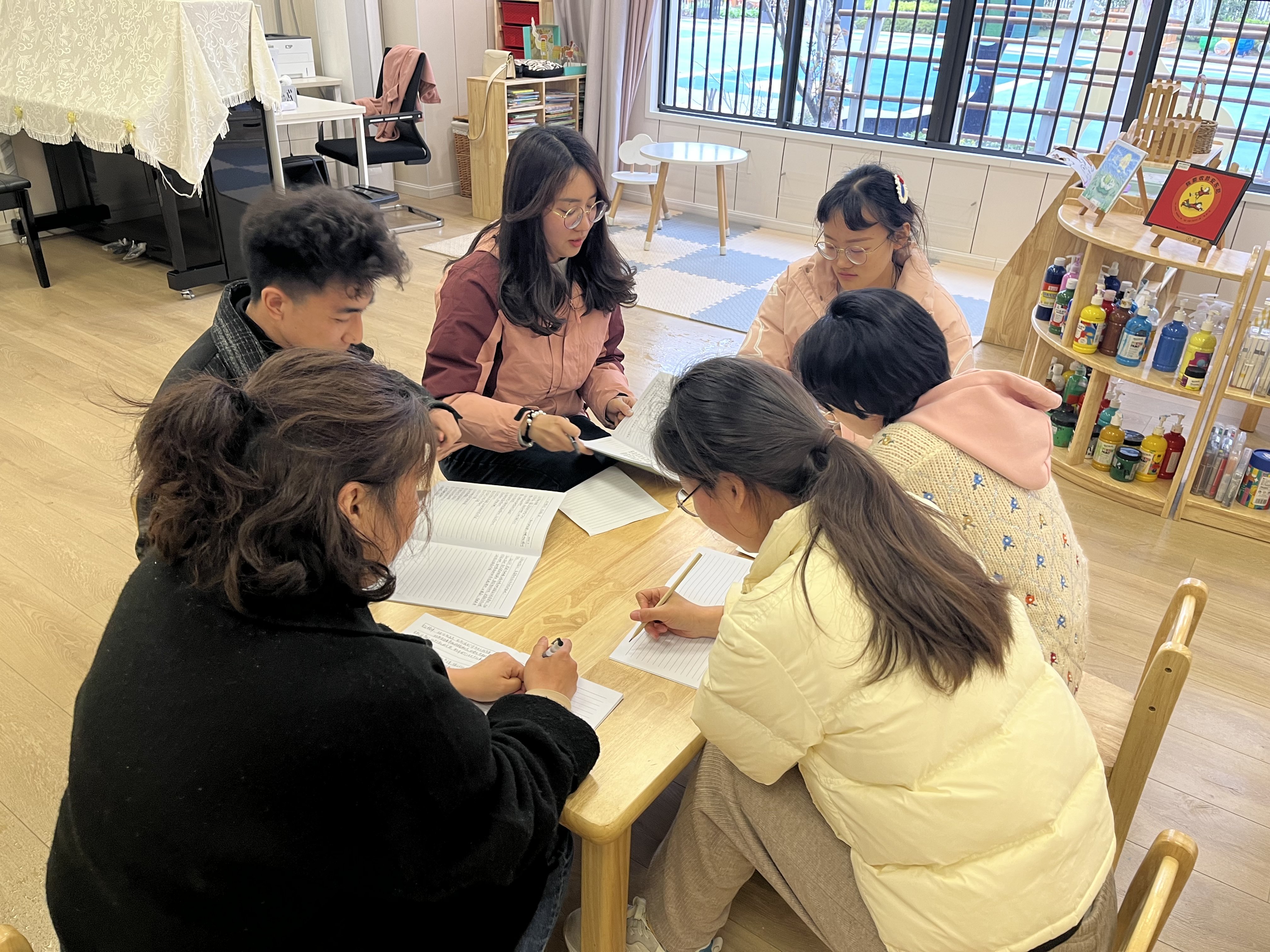 230324 沉心课程审议 聚力课程推进——栖霞幼儿园翡翠天悦园小班年级组课程审议活动（三）(1)_html_2454e96.jpg