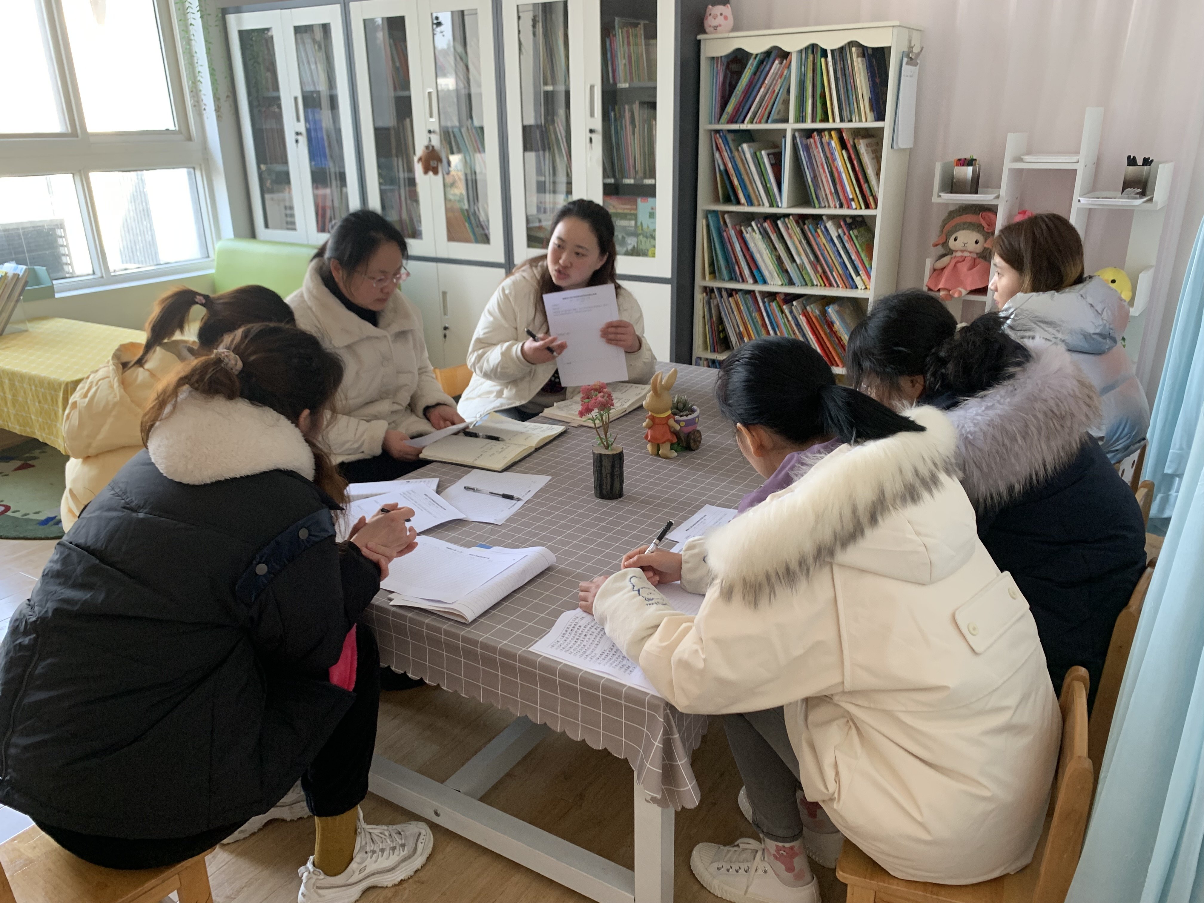 220223 以研促教 共谱新篇——栖霞幼儿园红枫园游戏组教研活动(一)_html_1750ceac.jpg