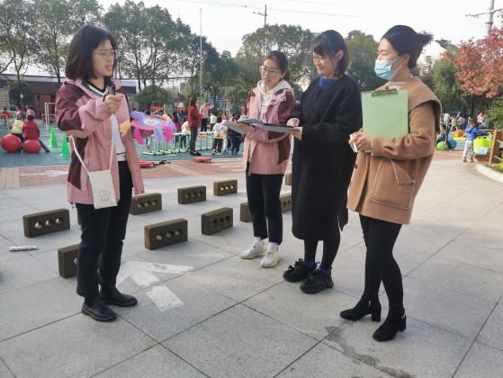221123巧手自制 玩转晨间——栖霞幼儿园五福园自制晨锻器械评比_html_6594175.jpg