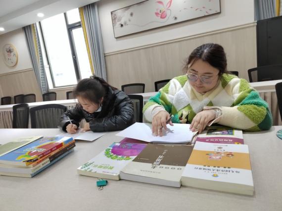20220218同分享 谋优化 共进步——记栖幼石埠湾园年级组课程前审议活动  孙姗姗_html_2c8d777c.jpg