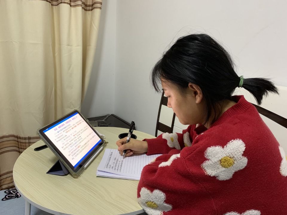 20220324建设新型学校 践行整全教育——记栖霞幼儿园石埠湾园教科研大讲坛学习活动 徐雅仙_html_m6150da.jpg