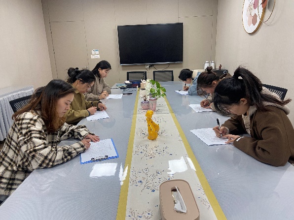 221021 聚焦主题墙 共研促成长——栖幼翡翠天悦园参加主题墙创设评比活动_html_m58a02275.jpg