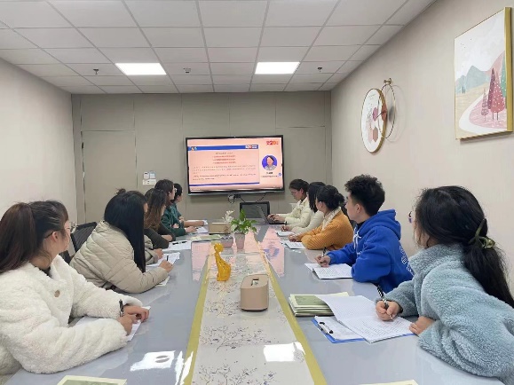 221209 双向共研 科学衔接——栖霞幼儿园翡翠天悦园幼小衔接专项培训活动_html_m32b6d439.jpg