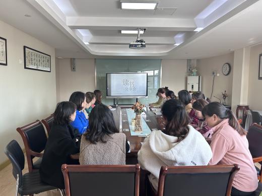 221125阅读品书香 分享共成长——栖霞幼儿园五福园读书分享会_html_47e39cee.jpg