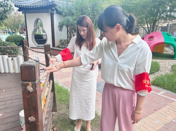 230928欢度双节 安全同行——栖霞幼儿园中秋节、国庆节前安全大检查_html_60cd8897.jpg