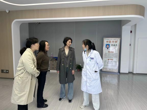 2401028携手社区寻资源 共探课程新可能——栖霞幼儿园课程中心组活动_html_m6ffcfa69.jpg