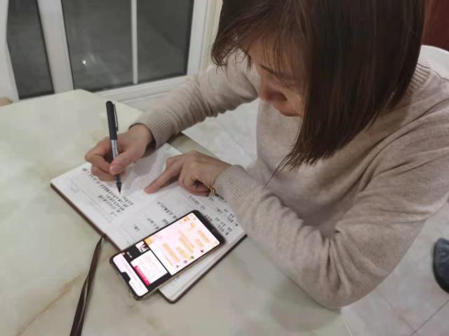 【枫香栖幼】优化幼儿一日生活  促进教师班级管理 ——记栖霞幼儿园翡翠天域园业务学习活动