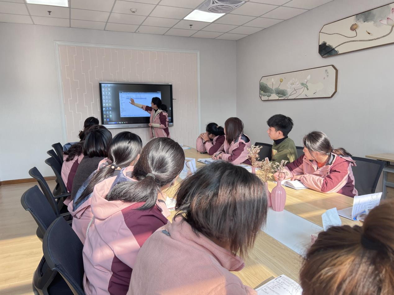 【枫香栖幼】文案培训促提升，规范书写重细节  ——记栖霞幼儿园翡翠天域园业务培训之文案撰写培训
