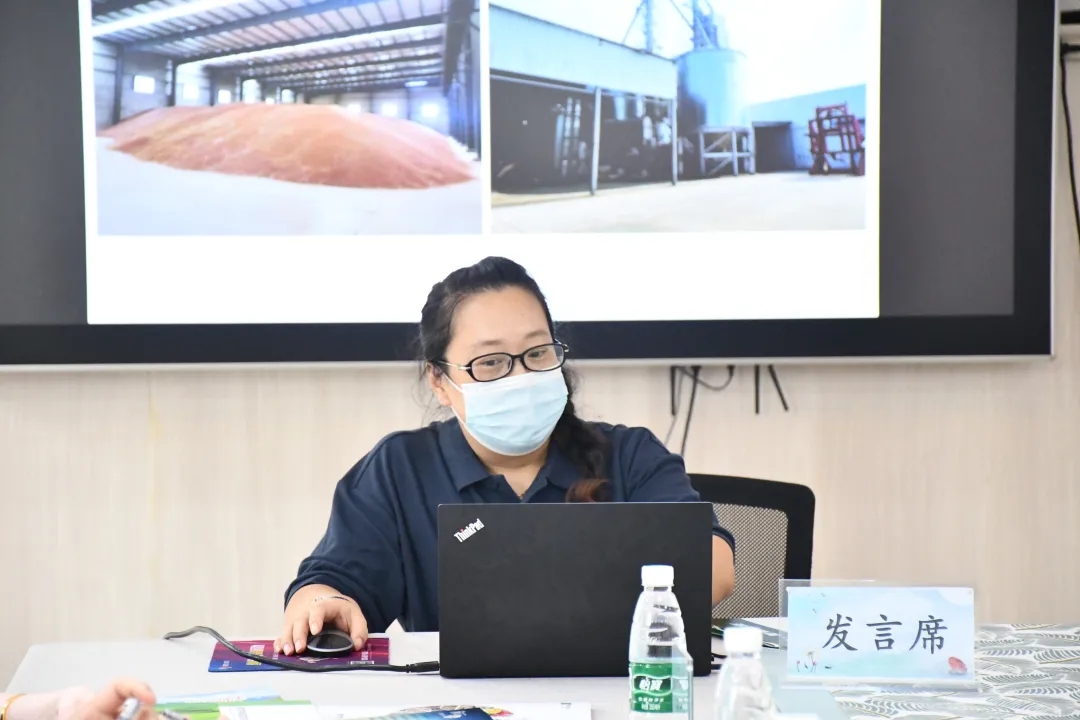 食材配送严把关  幼儿健康保安全——记栖霞幼儿园食材配送服务二次招标会议 徐雅仙_html_4df9ad6b.jpg