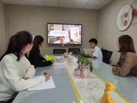 【枫香栖幼】共享阅读 共同成长  ——栖霞幼儿园翡翠天悦园社会领域教研组活动（六）