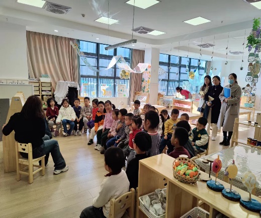 231027 巡查领思路 交流促发展——栖霞幼儿园翡翠天悦园十月教育教学巡查活动_html_m4dedbf05.jpg